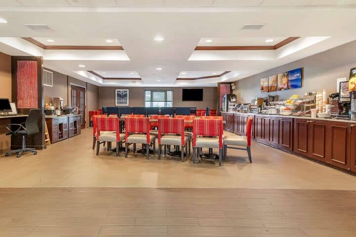 Breakfast area