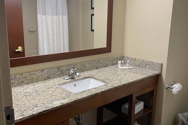 Bathroom sink